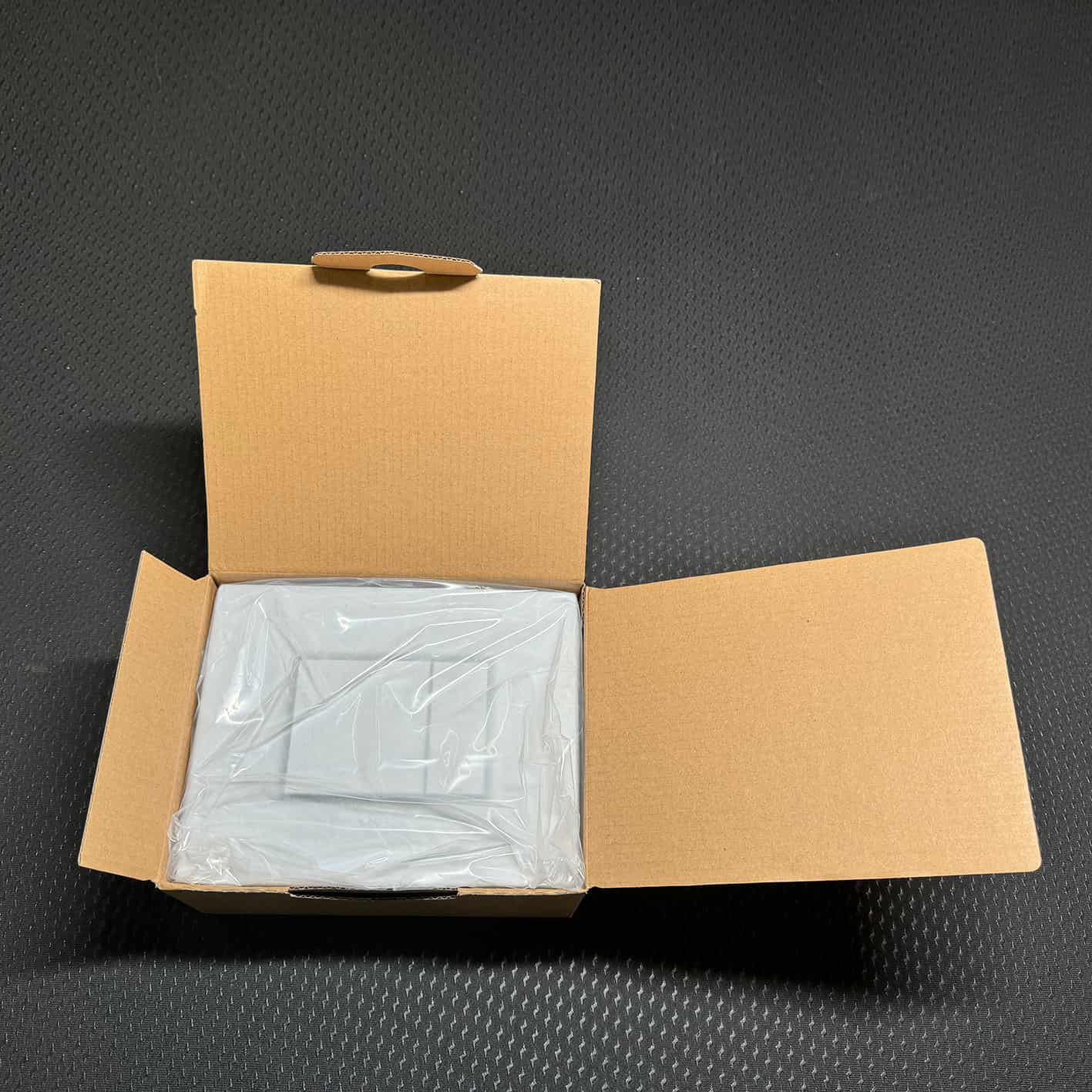 Durable toilet flush panels for commercial use
